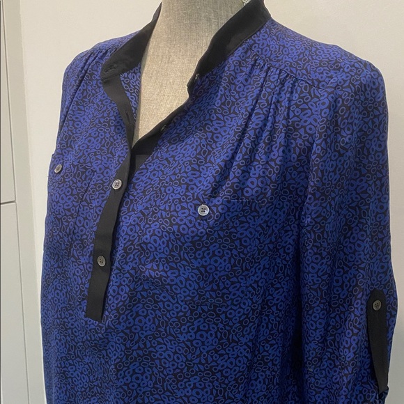 Judith And Charles Silk Black-Trimmed Blue Women's Blouse Size 2 - Picture 3 of 13
